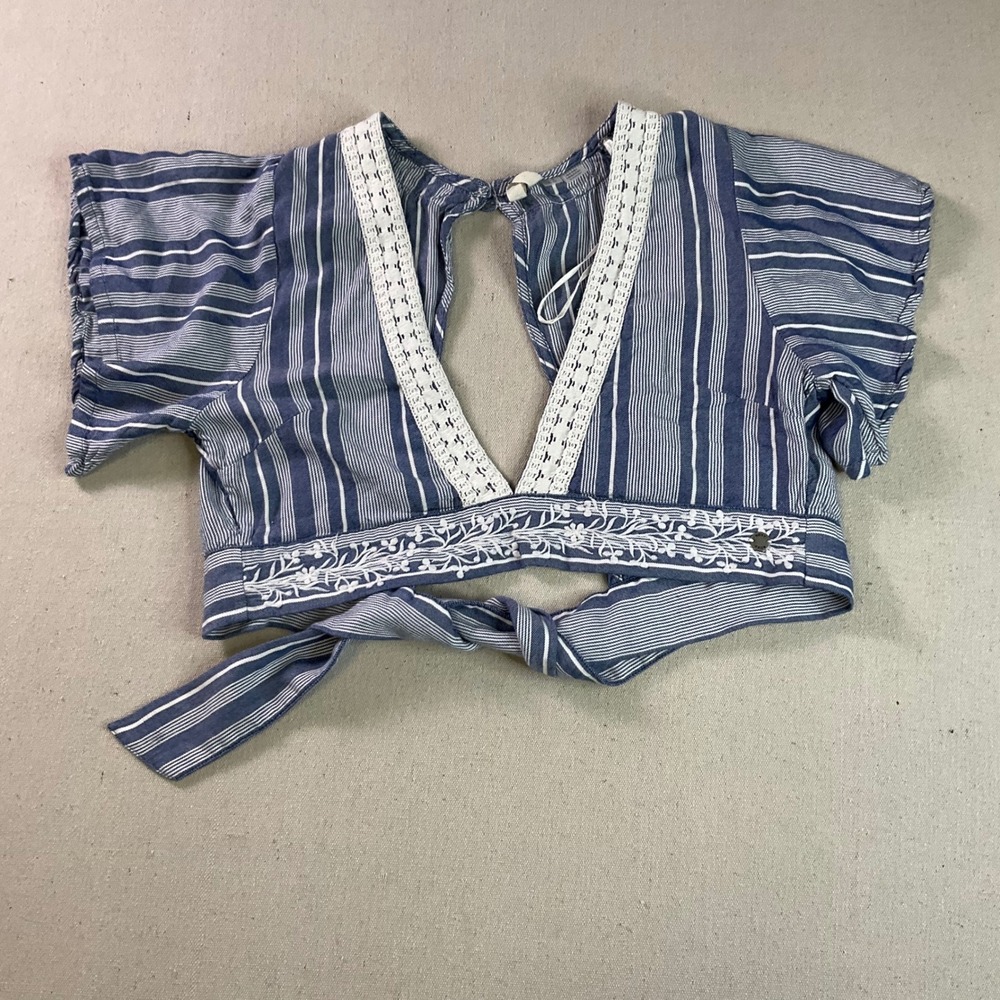 Roxy Olivia Plunge Tie-Back Crop Top Medium